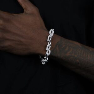 Luxury Twisted Nail Link Bracelet with Moissanite – 10mm